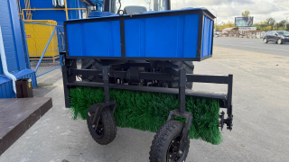 Коммунальная щетка 200 с баком