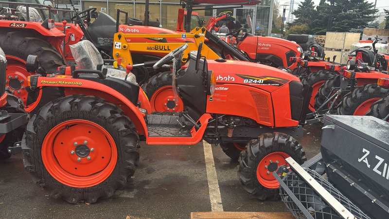 Минитрактор Kubota B2741S