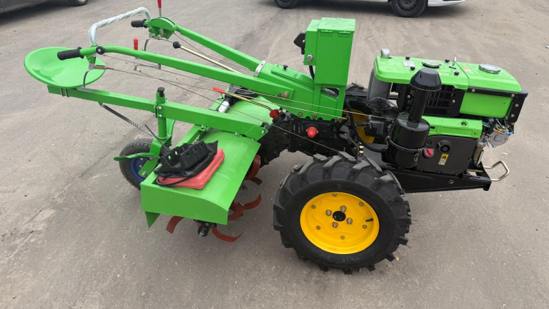 Мотоблок Рустрак Р-15 с фрезой и сидением