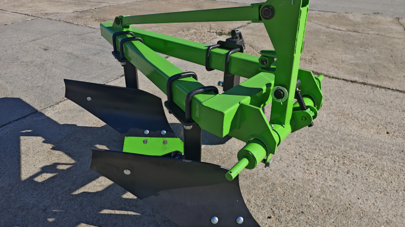 Плуг двухкорпусный B2.25