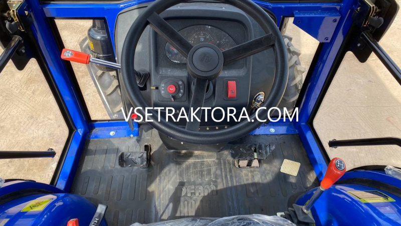 Трактор Dongfeng DF-404С G2 с кабиной