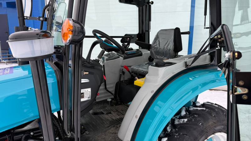 Минитрактор Рустрак 244 LUX с кабиной