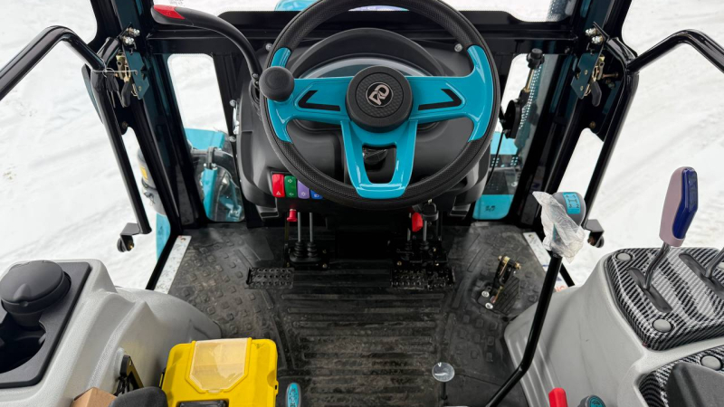 Минитрактор Рустрак 244 LUX с кабиной