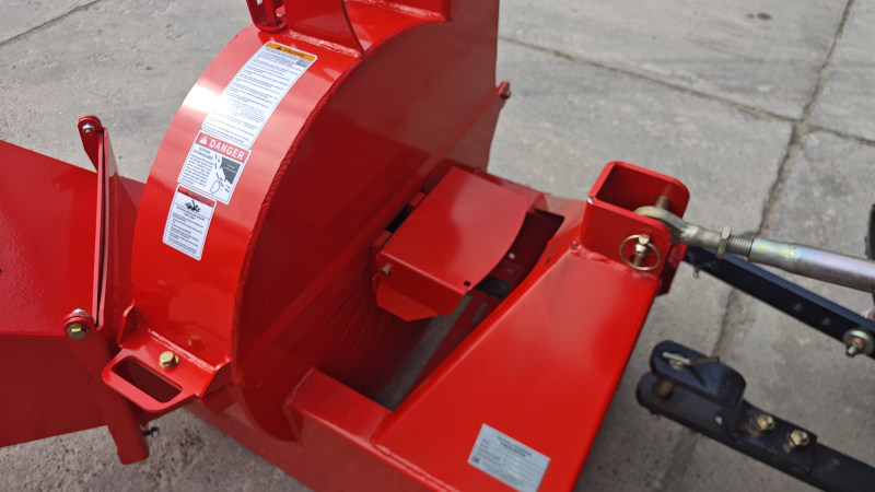 Измельчитель веток коммунальный BX62S